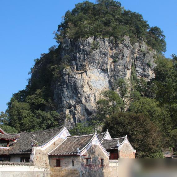 张雪峰有一次在直播间说我们普通家庭孩子就4句话：第一句：别把读书当成任务，要把它