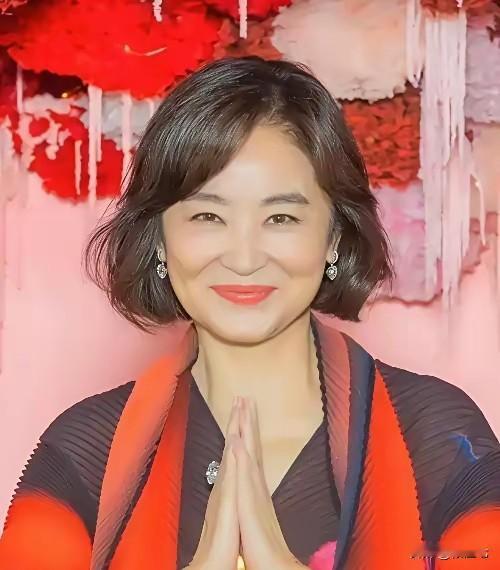 林青霞是谢贤最信任的朋友
谢贤的资产九成给了两个孙子，仅有一成留给儿子谢霆锋和女