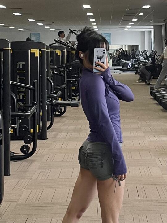 无所谓，必要的时候我会一周四练臀腿