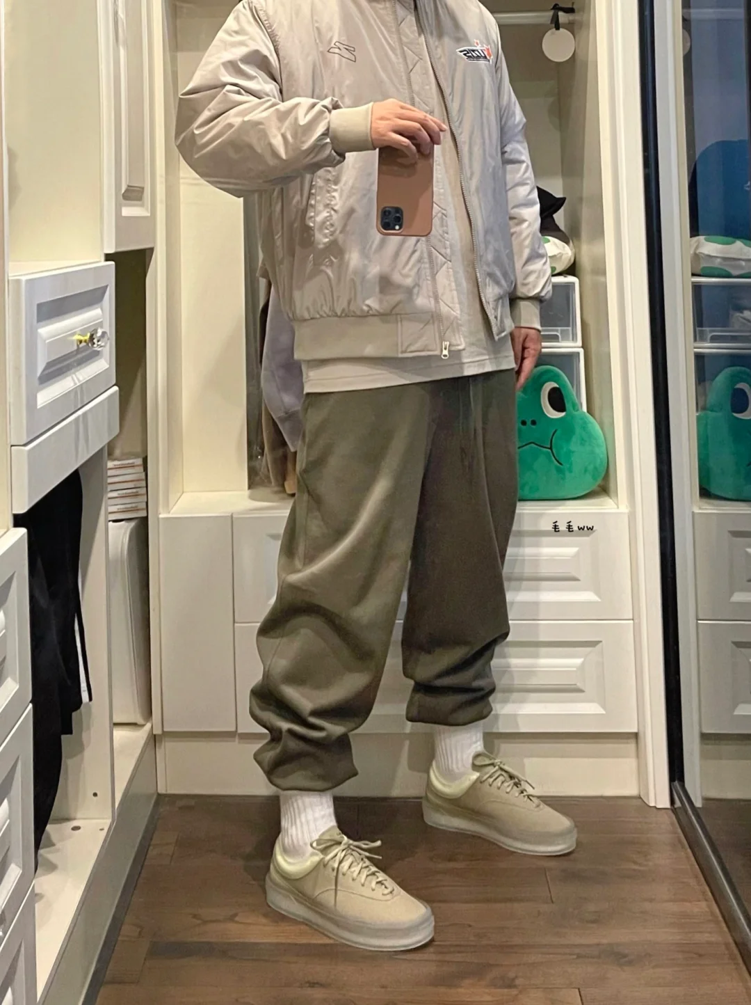 棒球夹克｜橄榄绿穿搭