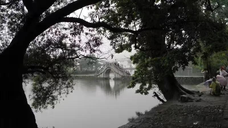 冬去山明水秀
夏至海阔天空