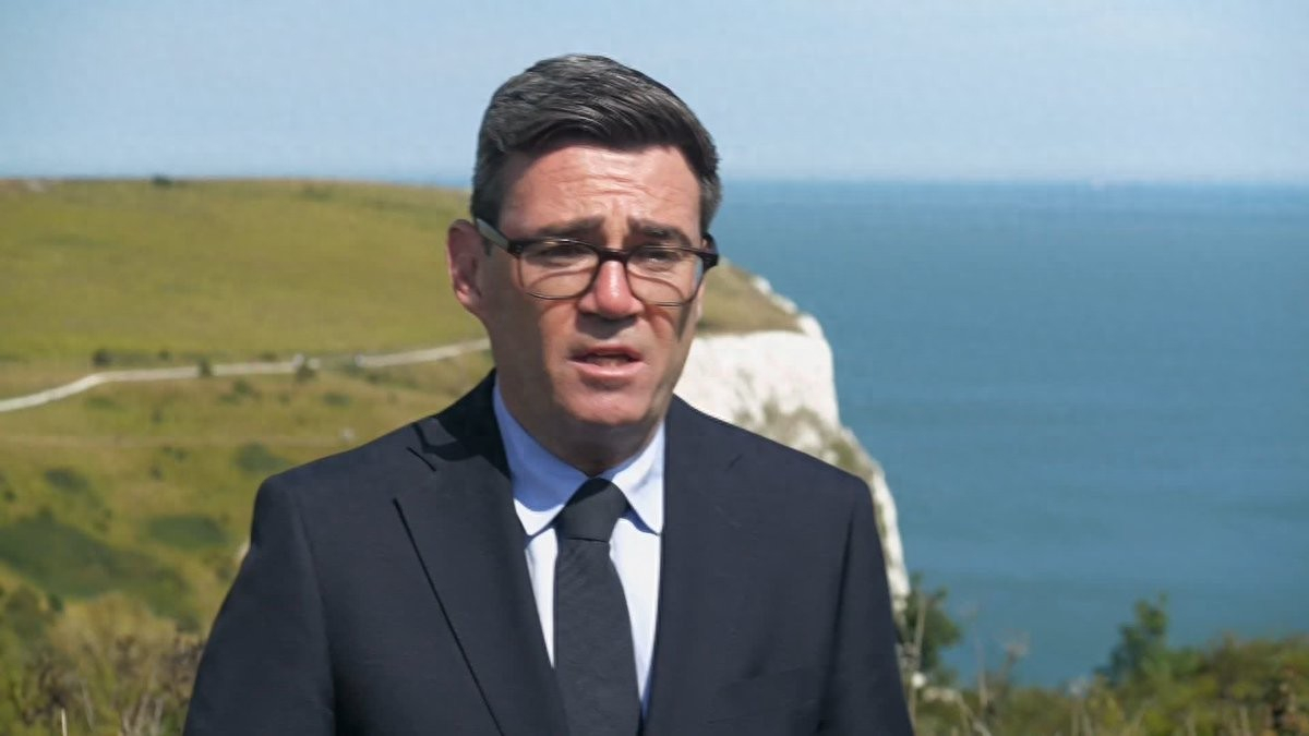 【英首相称因凡蒂诺不适合任FIFA主席】英首相反对因凡蒂诺继续任FIFA主席 据