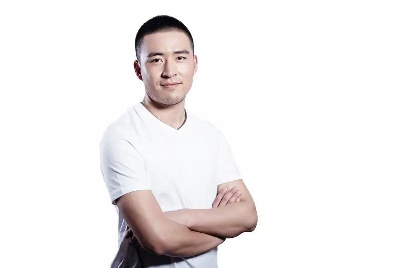 11月1日凌晨，通背拳传人赵鸿刚在沙特耳光大赛轻量级比赛中失利。三回合对决后，他