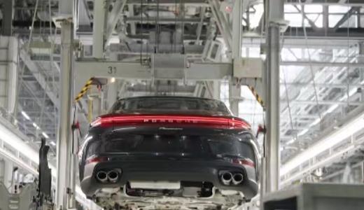 咱先不说别的，光豪华车巨头保时捷，前三季度利润暴跌99%这事儿，听着都让人一激灵