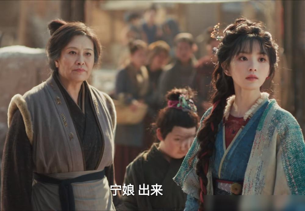 你以为在看张凌赫田曦薇谈恋爱，其实是在给康婆子数唾沫星子。
 
翻开原著侯夫人与