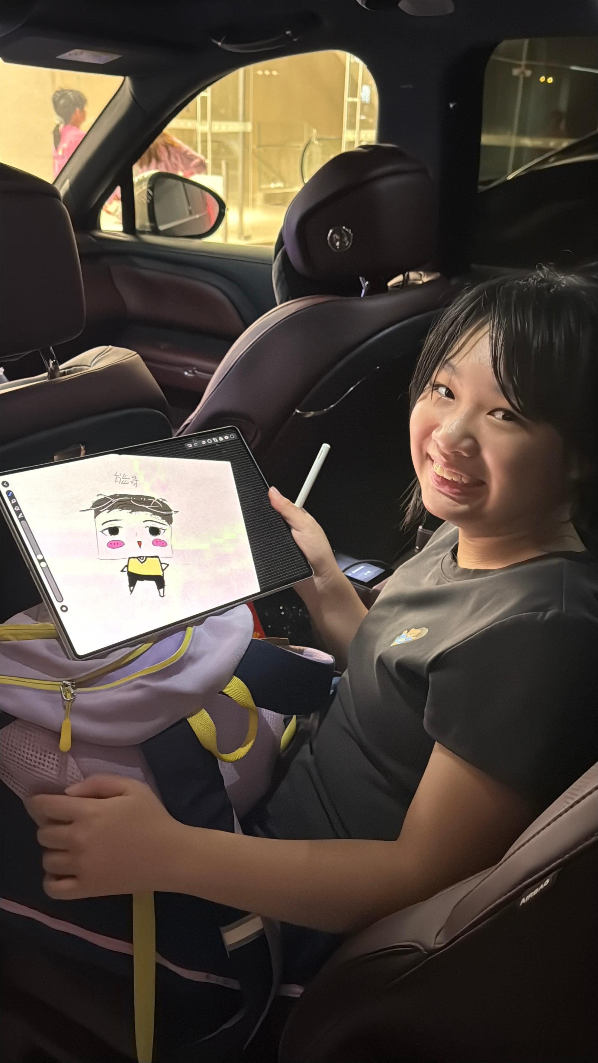 边个话想睇老莹画能哥的？  方不方？ ​​​