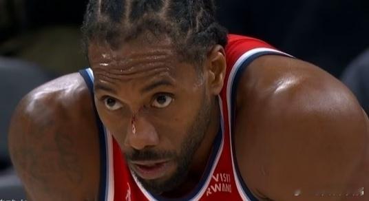 末节20分拼到脸出血！5战轰202分乔丹都没做到！真正的西装暴徒！小卡最近炸了！