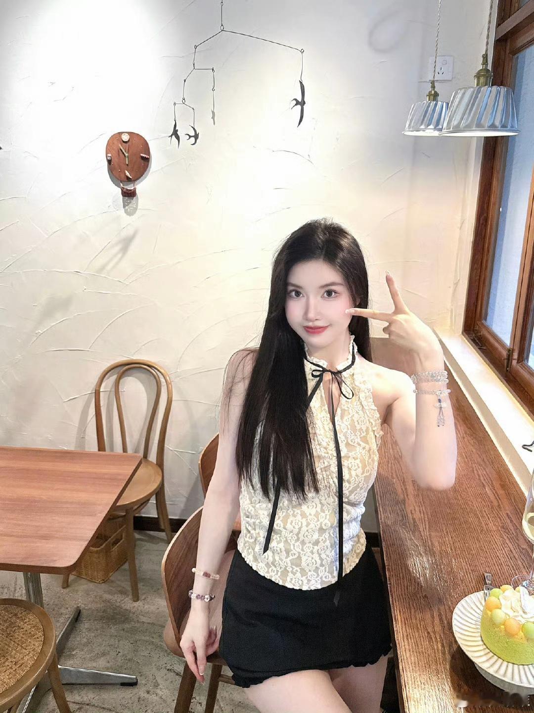 你认为你心中的美女是谁呢按时长大，平安喜乐，不负流年，不负自己