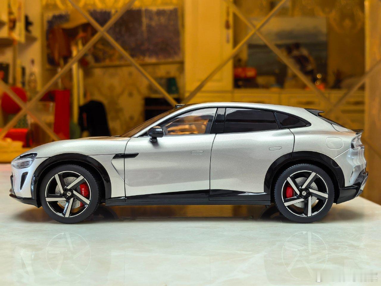 今天是个好日子林哥收到了小米的2026新春礼盒漂亮的黄色盲盒，打开一看里面竟然有