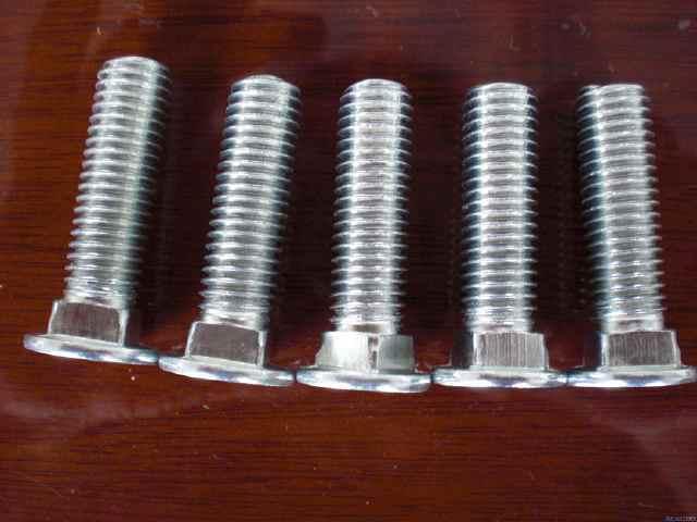 印度政府一直喊着要发展制造业，吸引了不少外资过去，但现实里的难题，远比想象中棘手