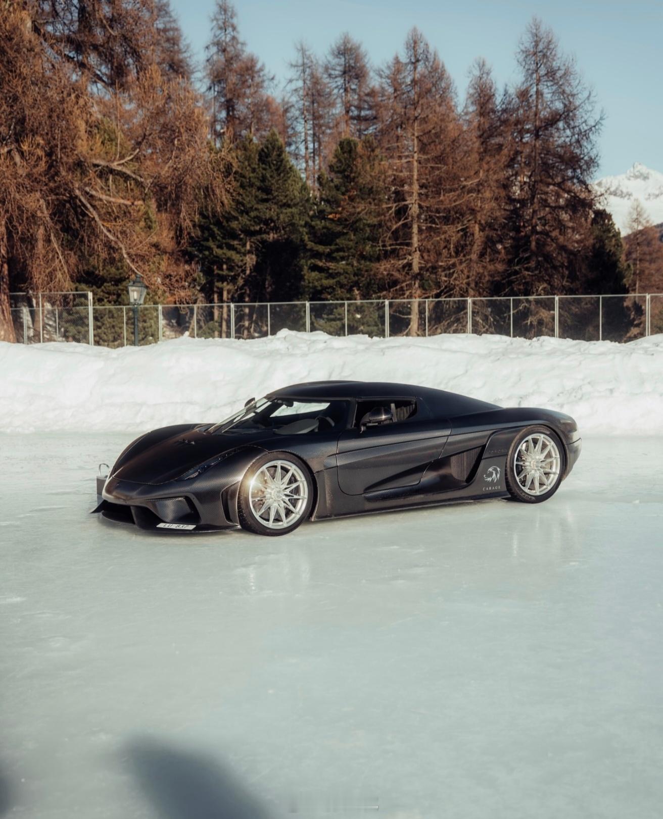 跑车大v聊车汽车美图 CC8S是科尼赛克的首款量产车型，于24年前推出，配备了传