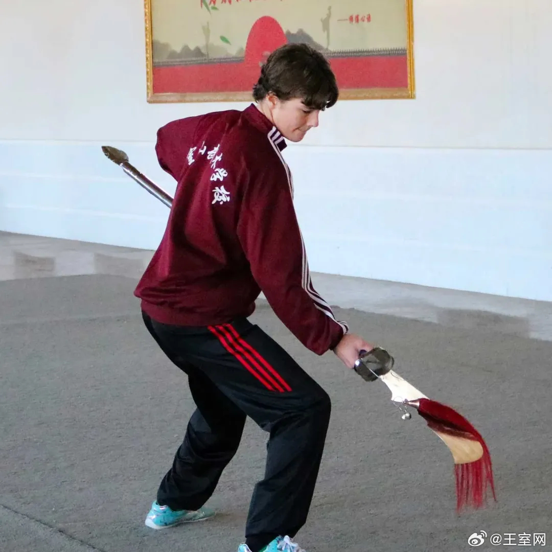 保加利亚王室3月11日，保加利亚王室发布，保加利亚末代国王西蒙唯一的外孙西蒙·哈