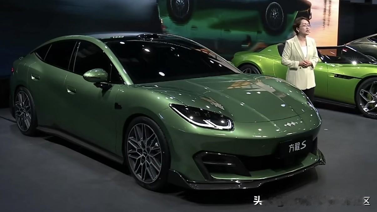 方程豹展台：Formula X概念敞篷跑车亮相[思考]将于明年量产上市，实车还原