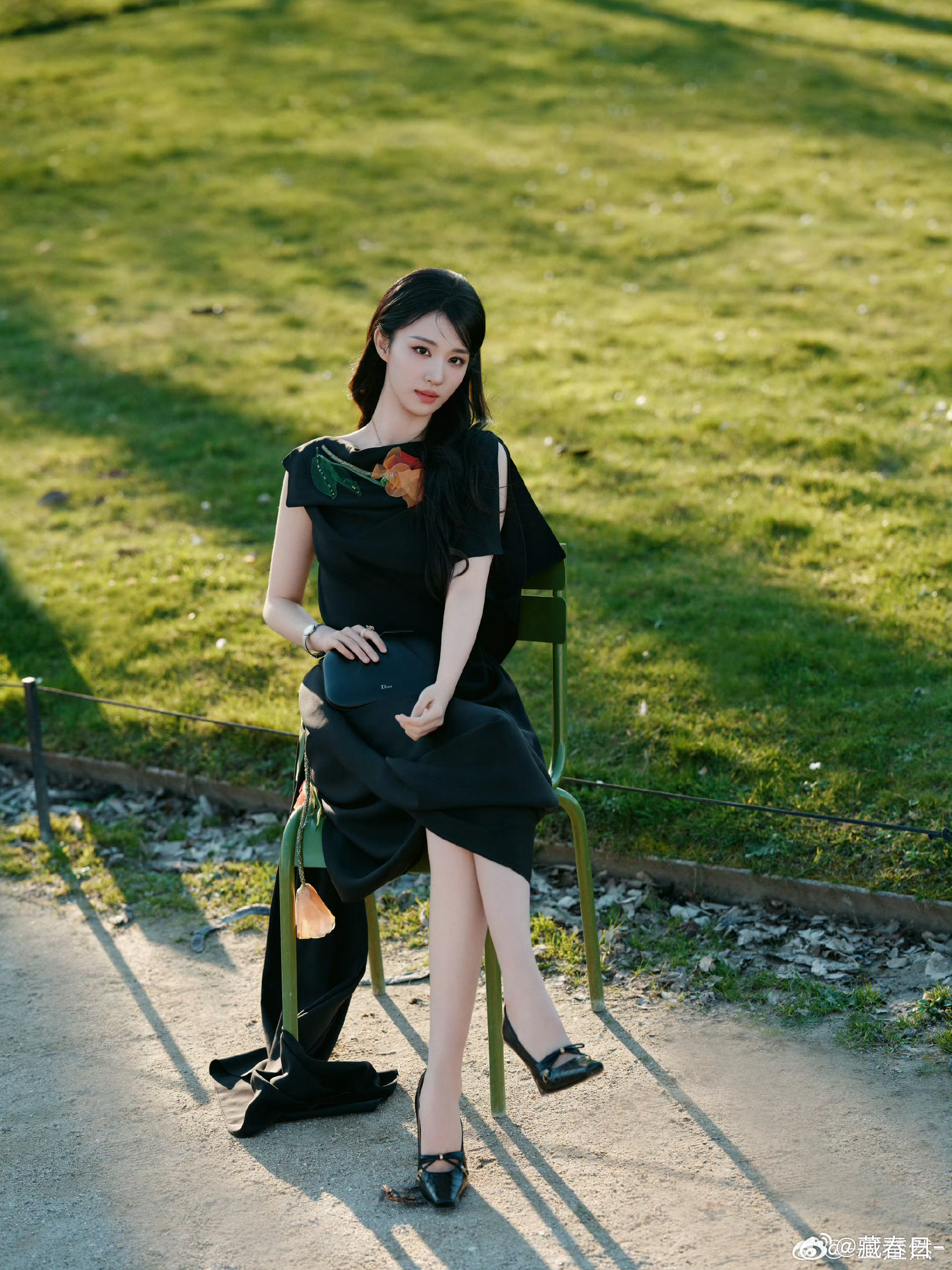 我减肥就王楚然这样王楚然式减肥法：把奶茶换成纤体瓶，假装自己在养生。实际上，该胖