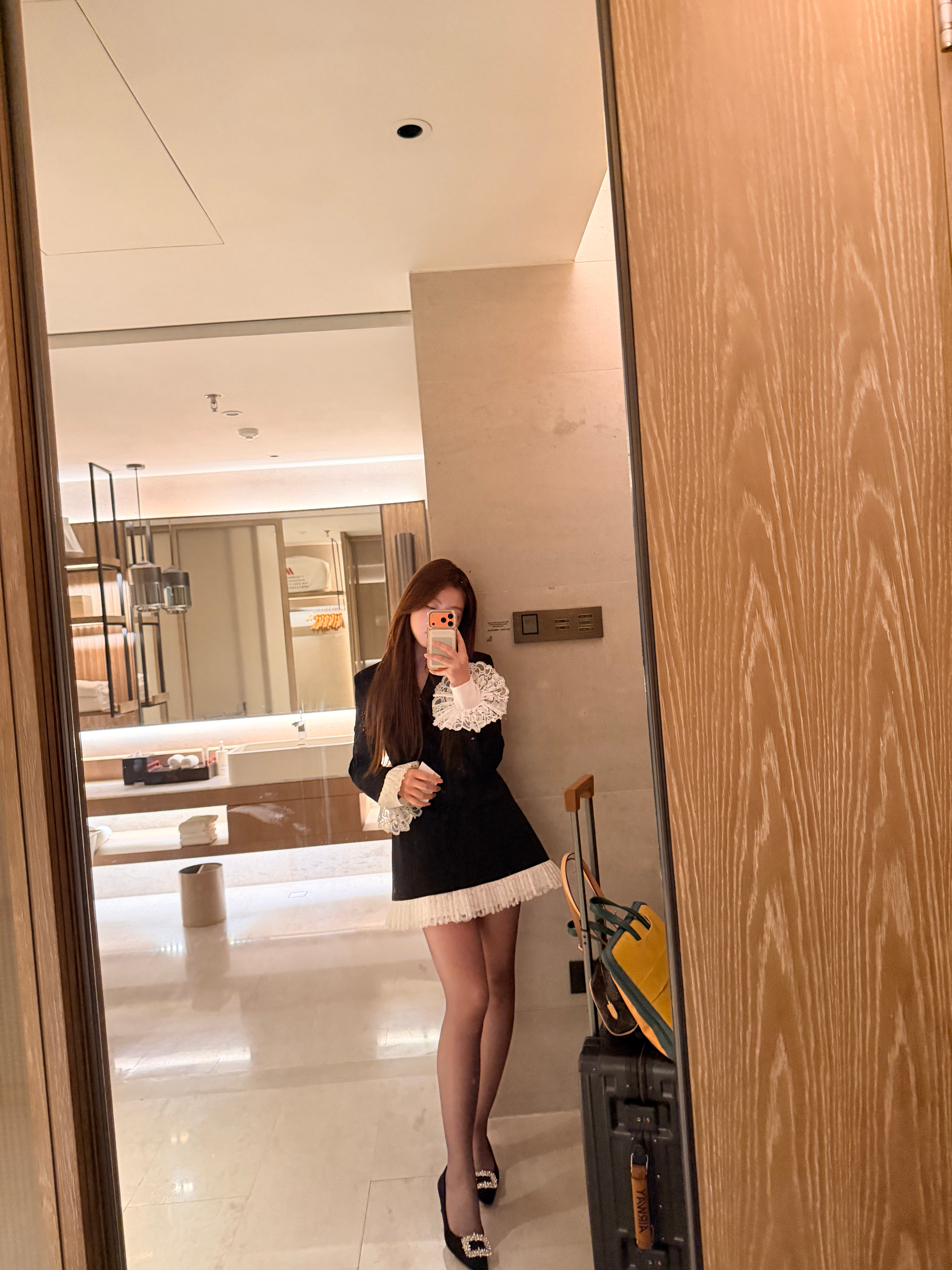 终于到了明天要拍一辆大家伙困得眼睛都睁不开了