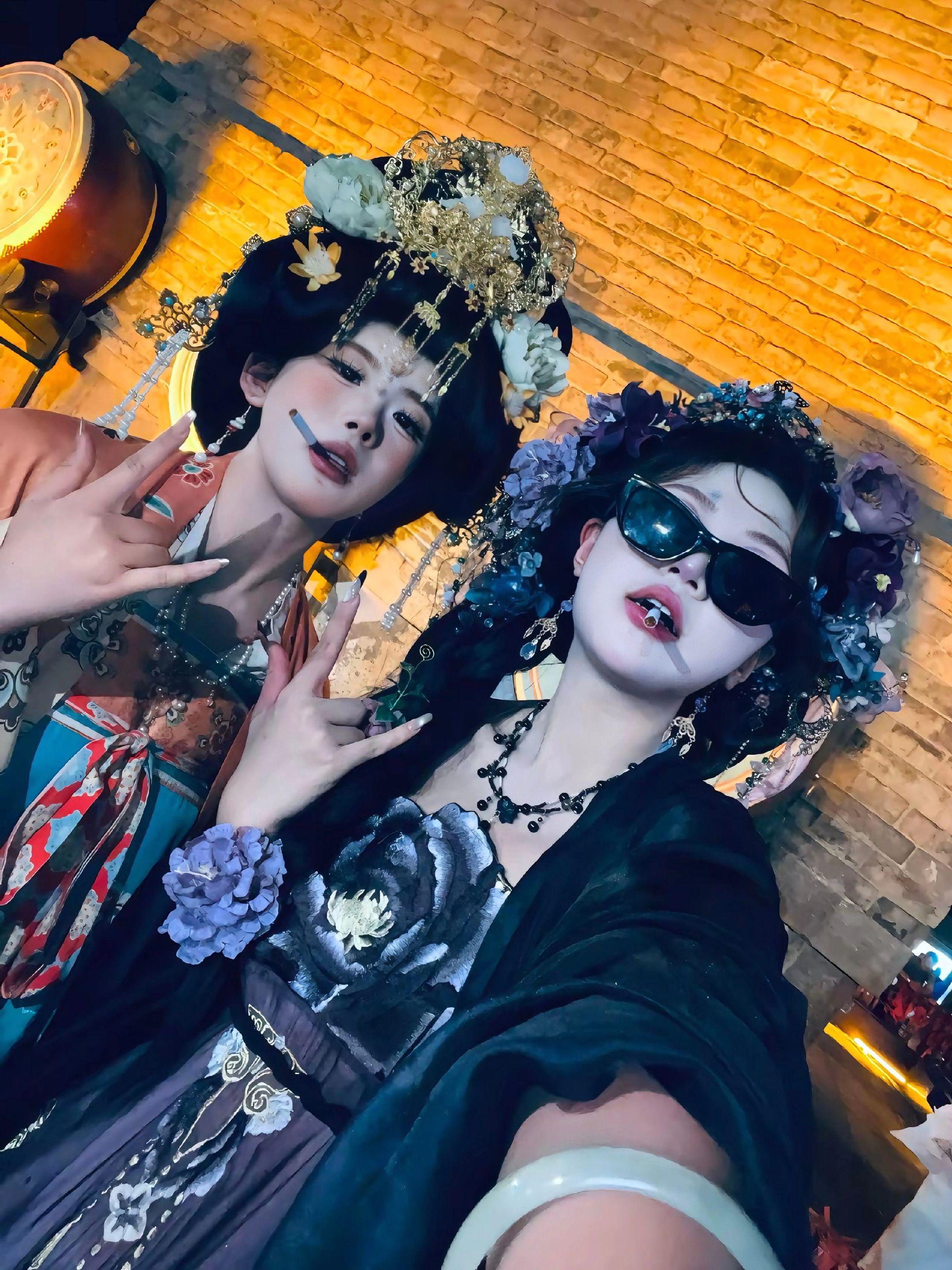 抽着烟 嚼着榔 单手甩飞丈母娘