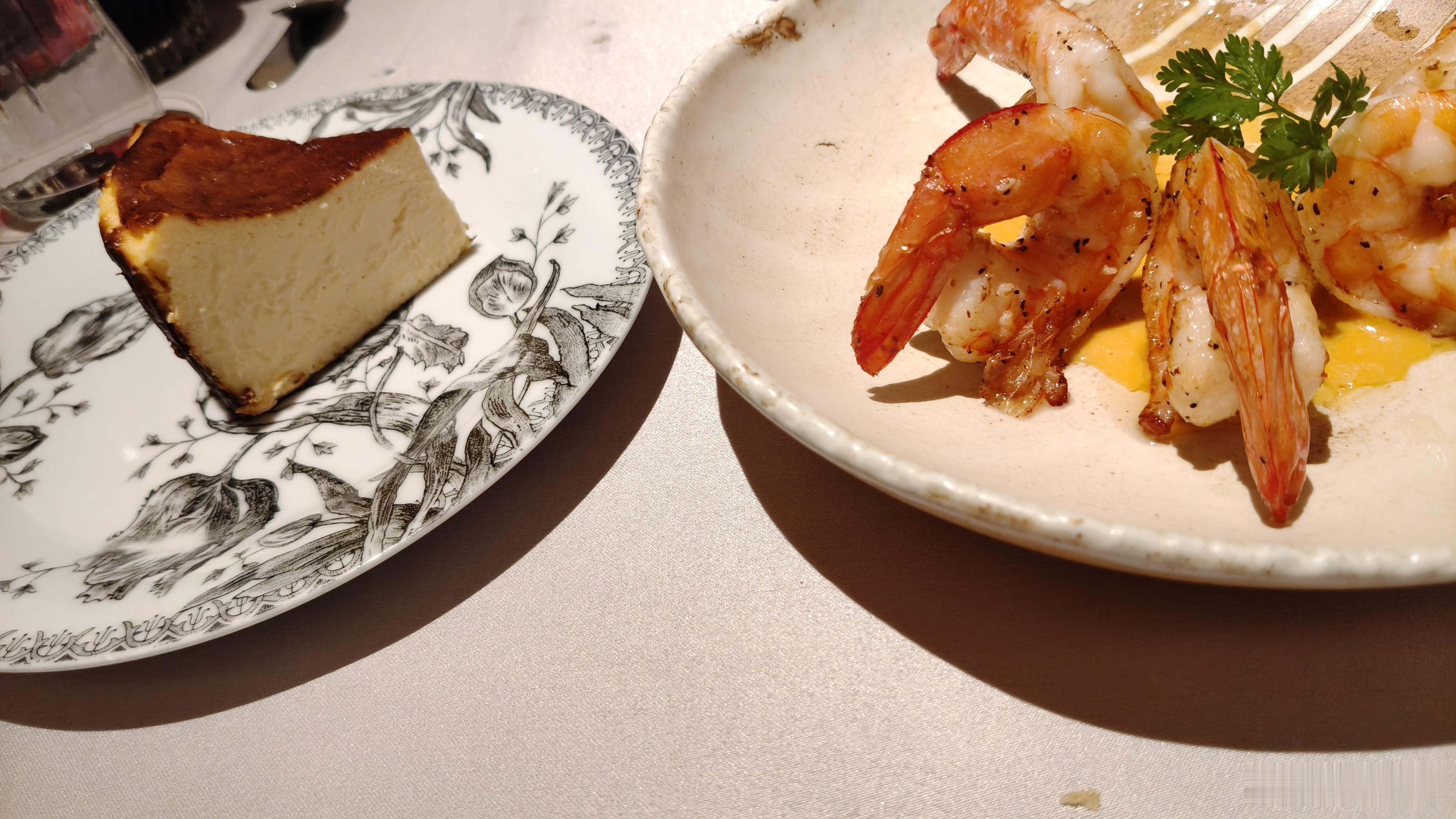 孩子把镜子踹报废了