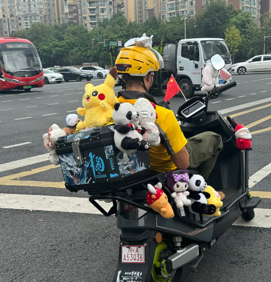 你以为骑手只关心配送时长？美团刚发布的《骑手服需求调研白皮书》里，写满了他们对“