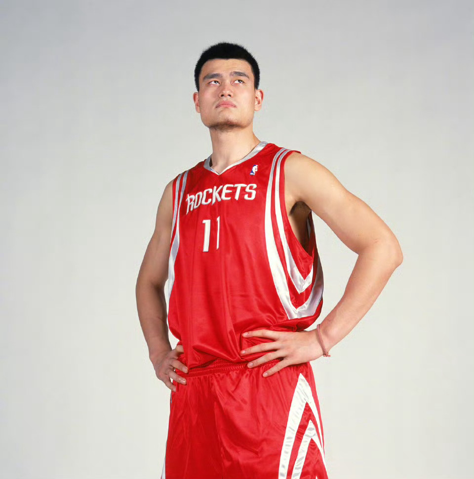 NBA球员领取退休金的规则如下： - 领取资格：球员需要在NBA效力满3个赛季，