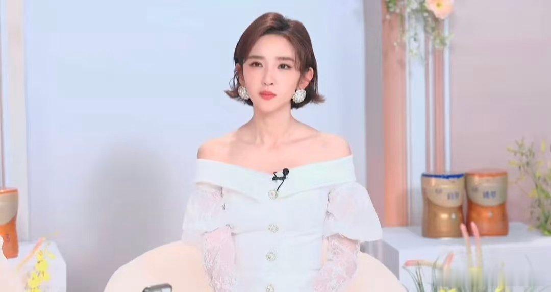 唐艺昕练到没时间跟女儿视频 唐艺昕会录训练视频给女儿看 唐艺昕谈与孩子相处要有边