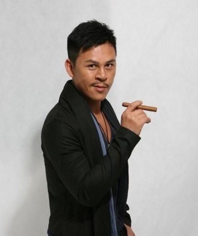 主持人问释延能：“你打得过甄子丹吗？”释延能斩钉截铁地说：“甄子丹打不过我，他出