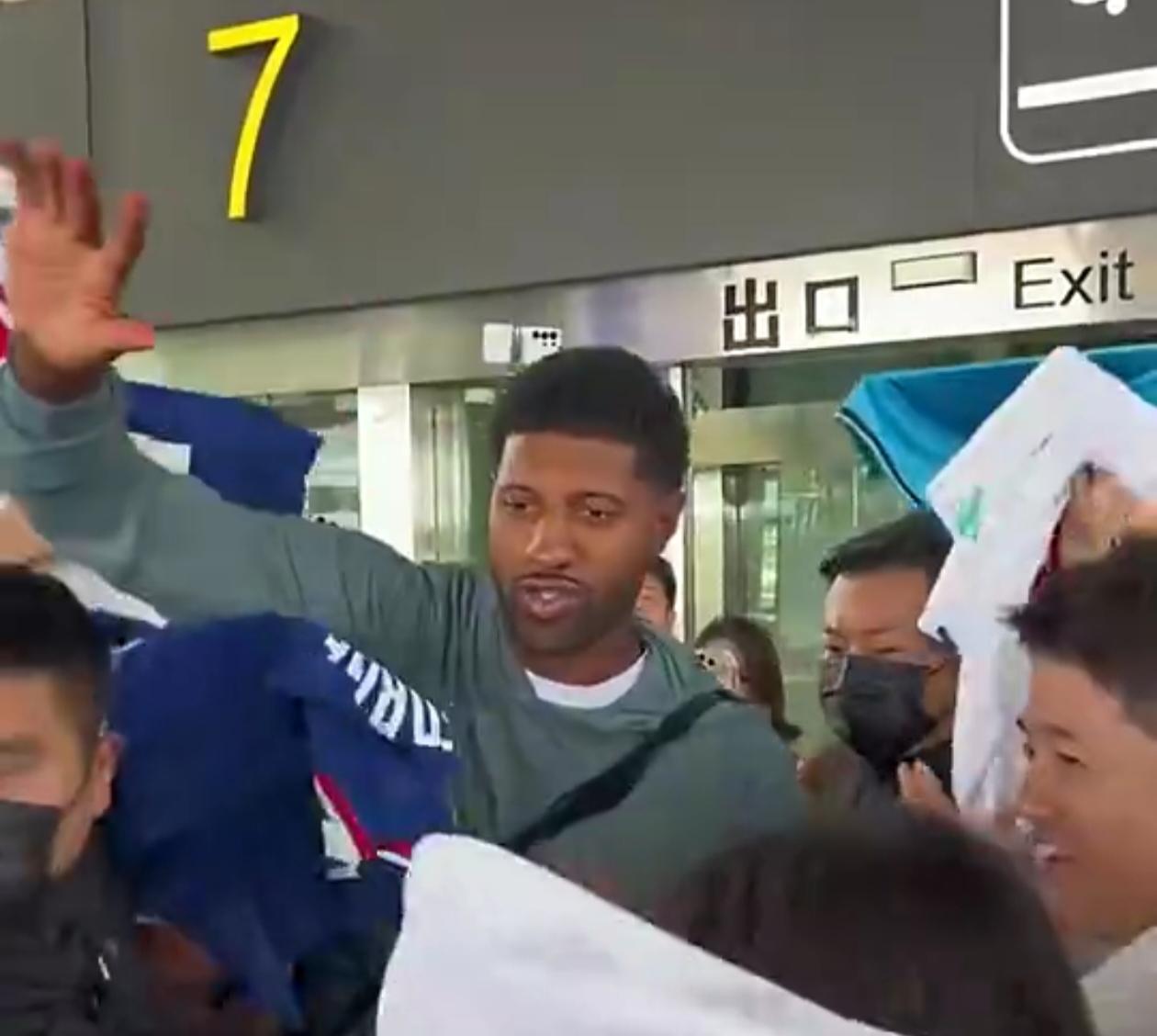 人气很高！保罗乔治连续第二年来中国！

NBA球星保罗乔治连续第二年开启中国行，