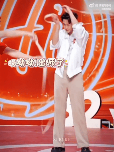 王天辰剧里姐夫剧外甩面谁能拒绝王天辰这种反差萌！戏里演技细腻圈粉无数，戏外学甩面