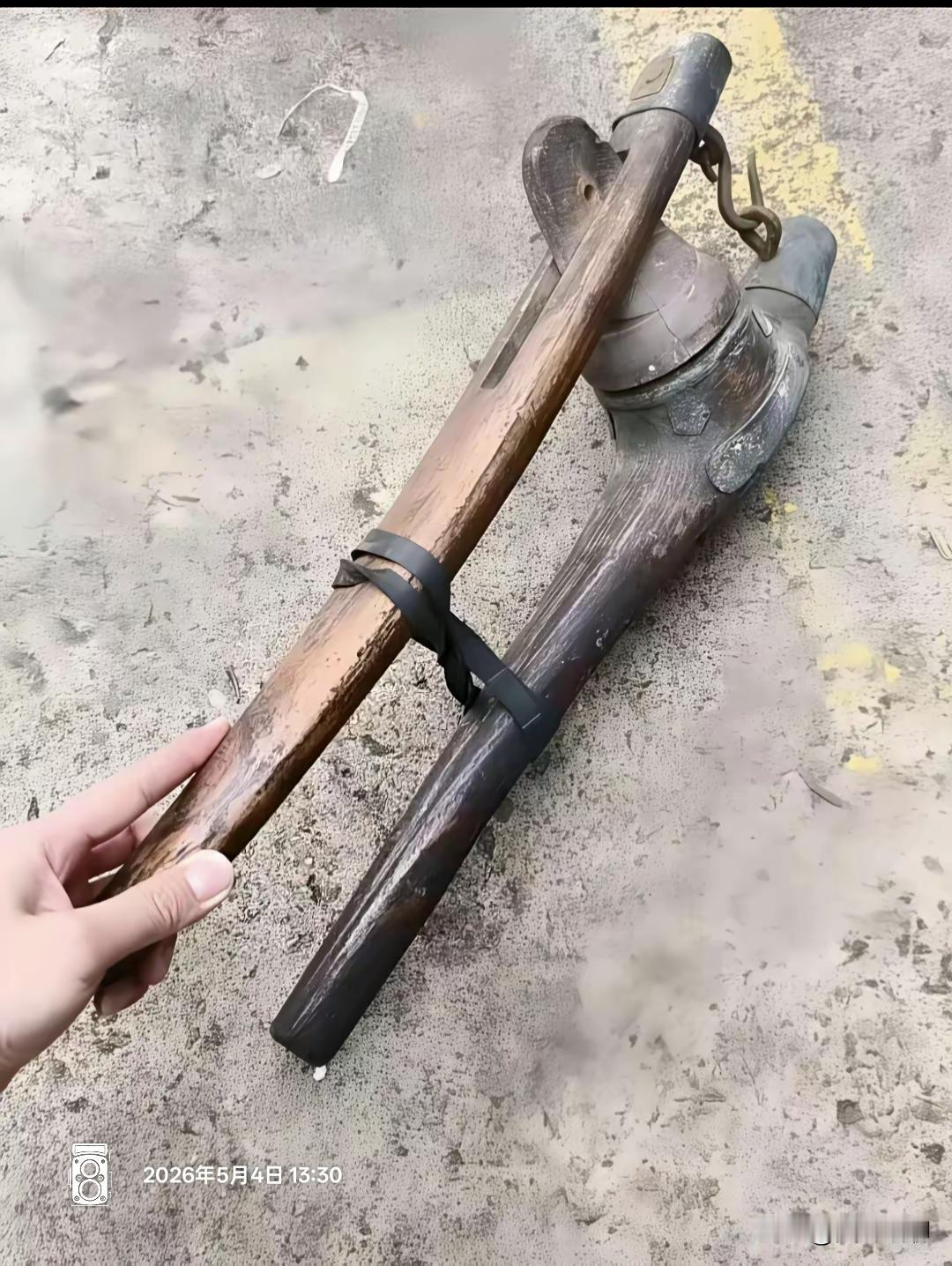 复古风手杖，怀旧气息满满！这东西有年代了，是干什么用的呢？有知道的吗？叫什么名字