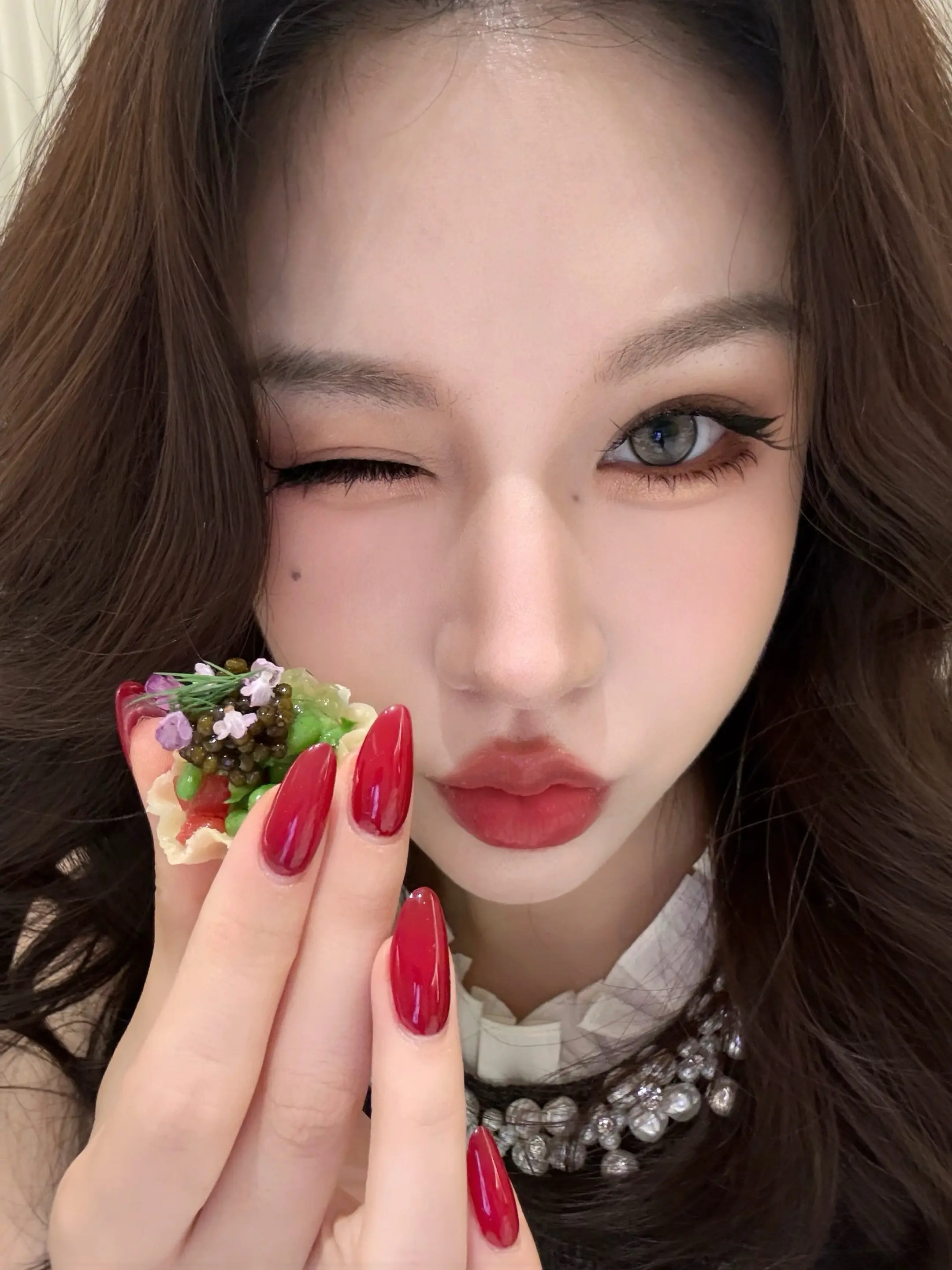 时间是来不及计算的 直到冷空气裹挟着回忆涌来 我才发觉又是一年