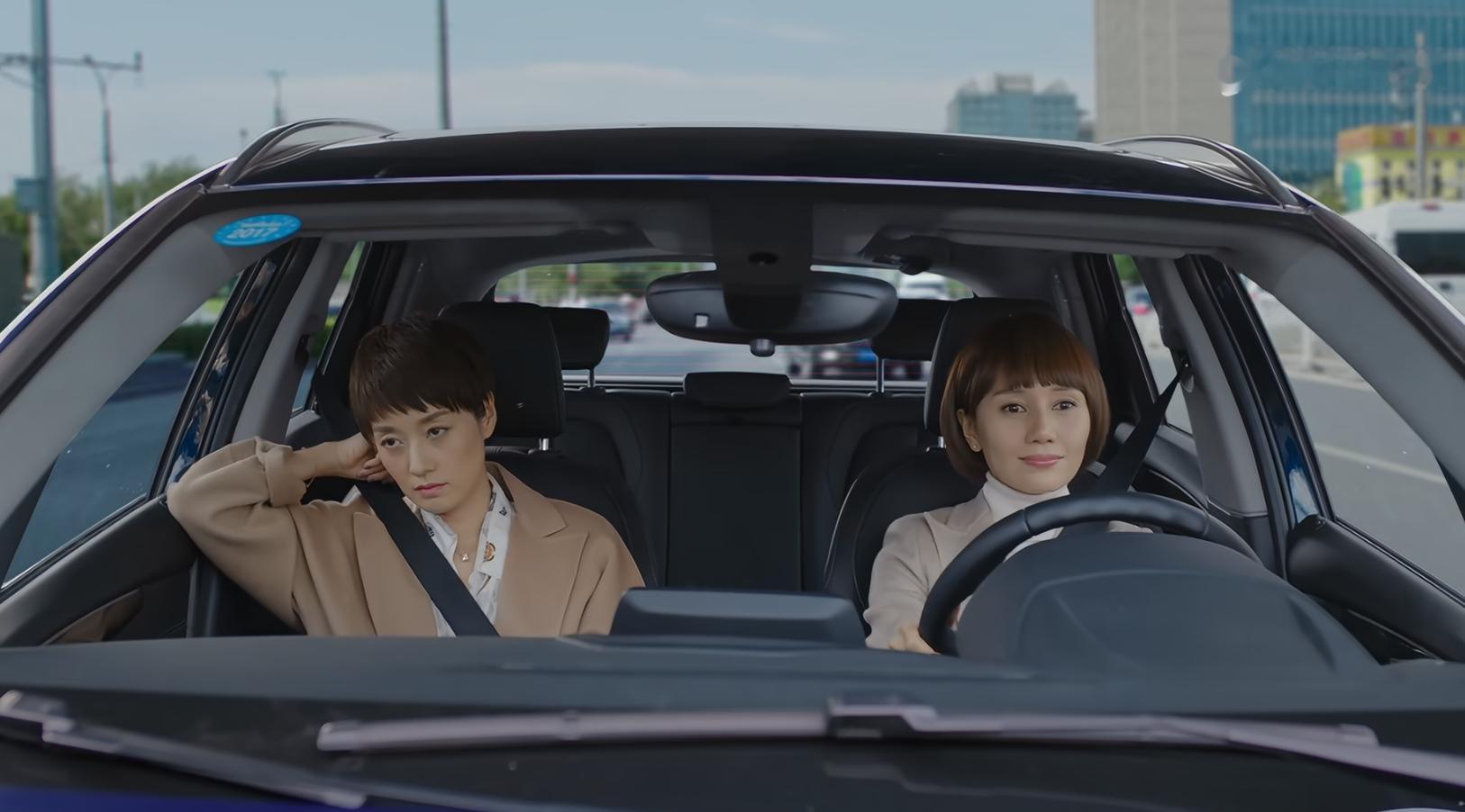 天呐，唐晶对罗子君真的是太好了啊，罗子君去挤地铁挤掉了一只鞋子，打电话叫唐晶来接