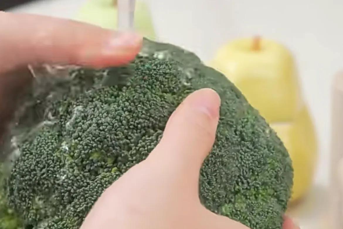 中国科学技术大学附属第一医院消化科副主任医师肖梅对大家的身体健康提出了六个建议和