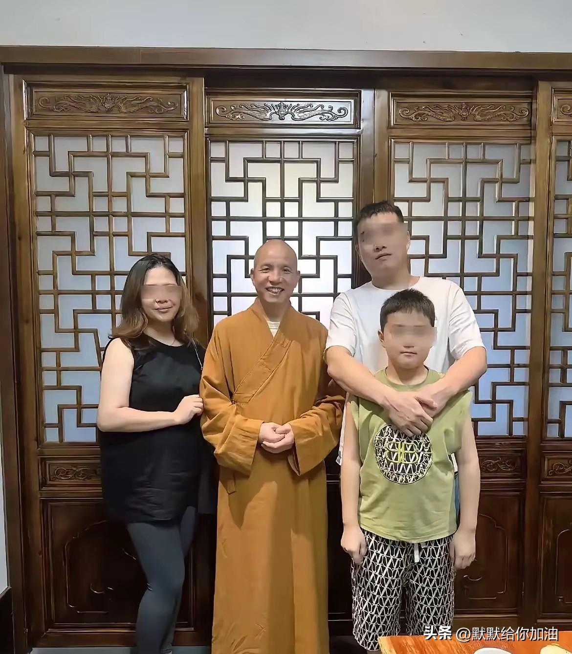 关于少林寺新任信乐法师：信徒透露 2 个特点

有一次信乐大师帮忙开光，开完问多