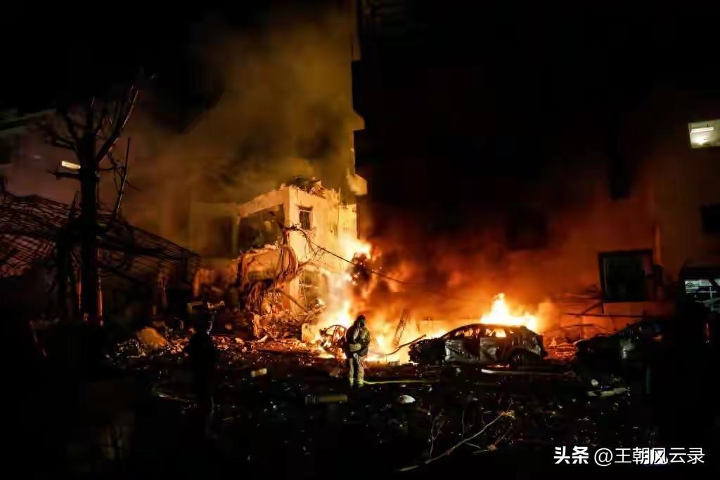 伊最高领袖选举会场炸成废墟
令人震惊的消息，选举才刚刚开始，会场就被炸得瓦砾满天