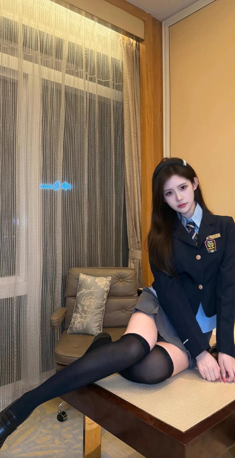 仙女下凡吧，太美了温柔气质小裙子分享 可爱甜妹穿搭分享 美女 气质美女 制服 仙