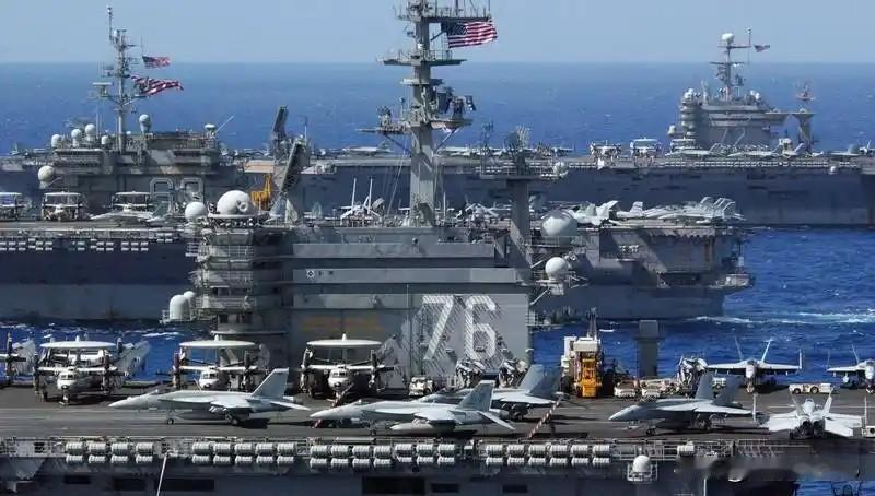 美国六代机卡脖子，中国航母三剑客亮剑！谁才是未来海空霸主？前两天，福建舰电磁弹射