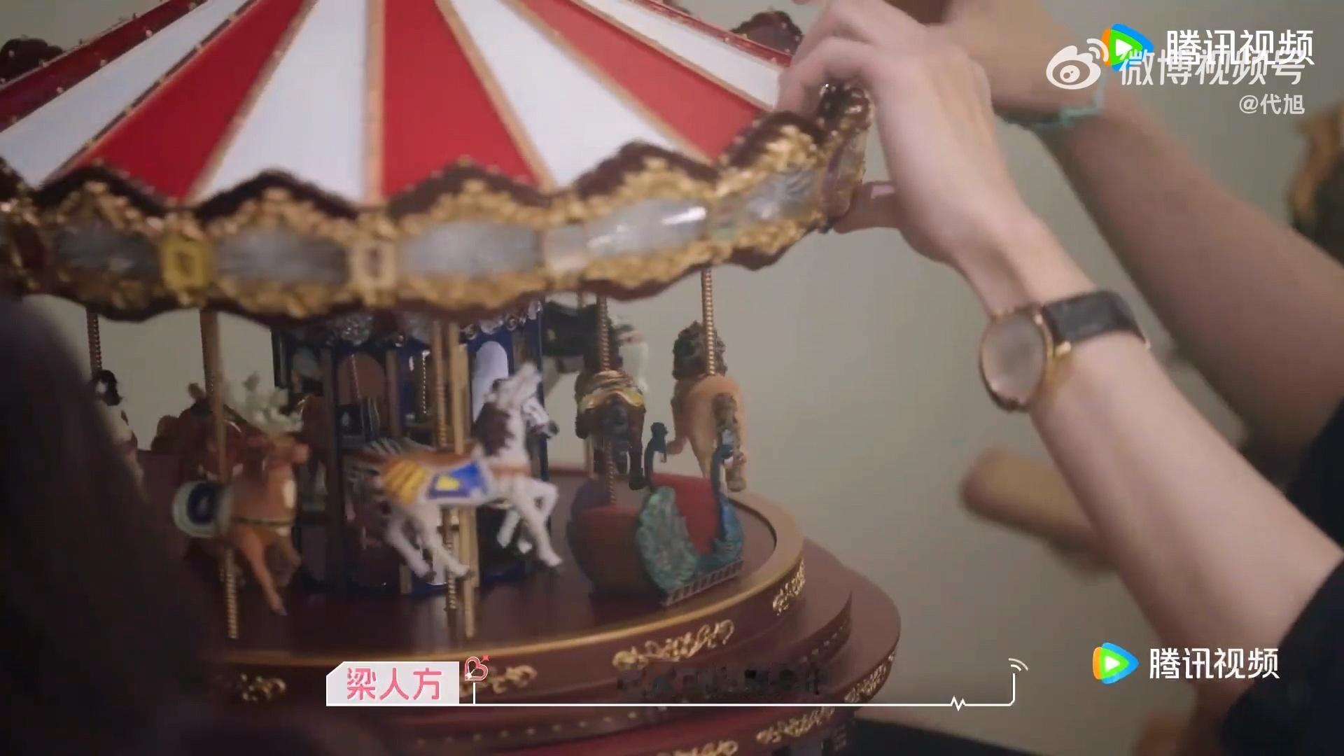 代旭嗑糖嗑出意外惊喜 代旭“好，真好”，隔着屏幕被种草了看得出来是真喜欢上这八音