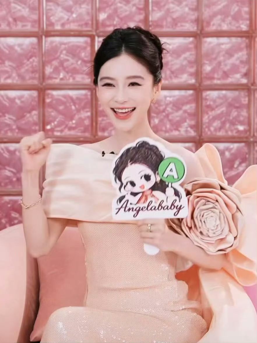 Angelababy生图美到惊为天人贴头皮造型、怼脸特写，都是很容易暴露短板的拍