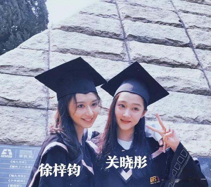 同学嫁给了鹿晗，她却选择了渣男[捂脸]