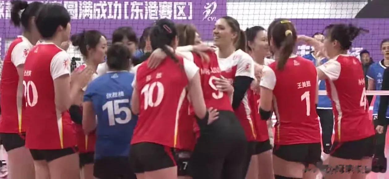 辽宁女排让二追三实现大逆转，3：2击退北汽女排夺得排超联赛1/4主场胜利。五局的