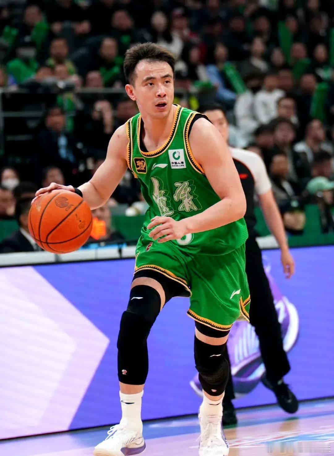 辽宁男篮辽宁男篮vs广州男篮 上半场比赛结束，辽篮55比34广州！好像付豪10分