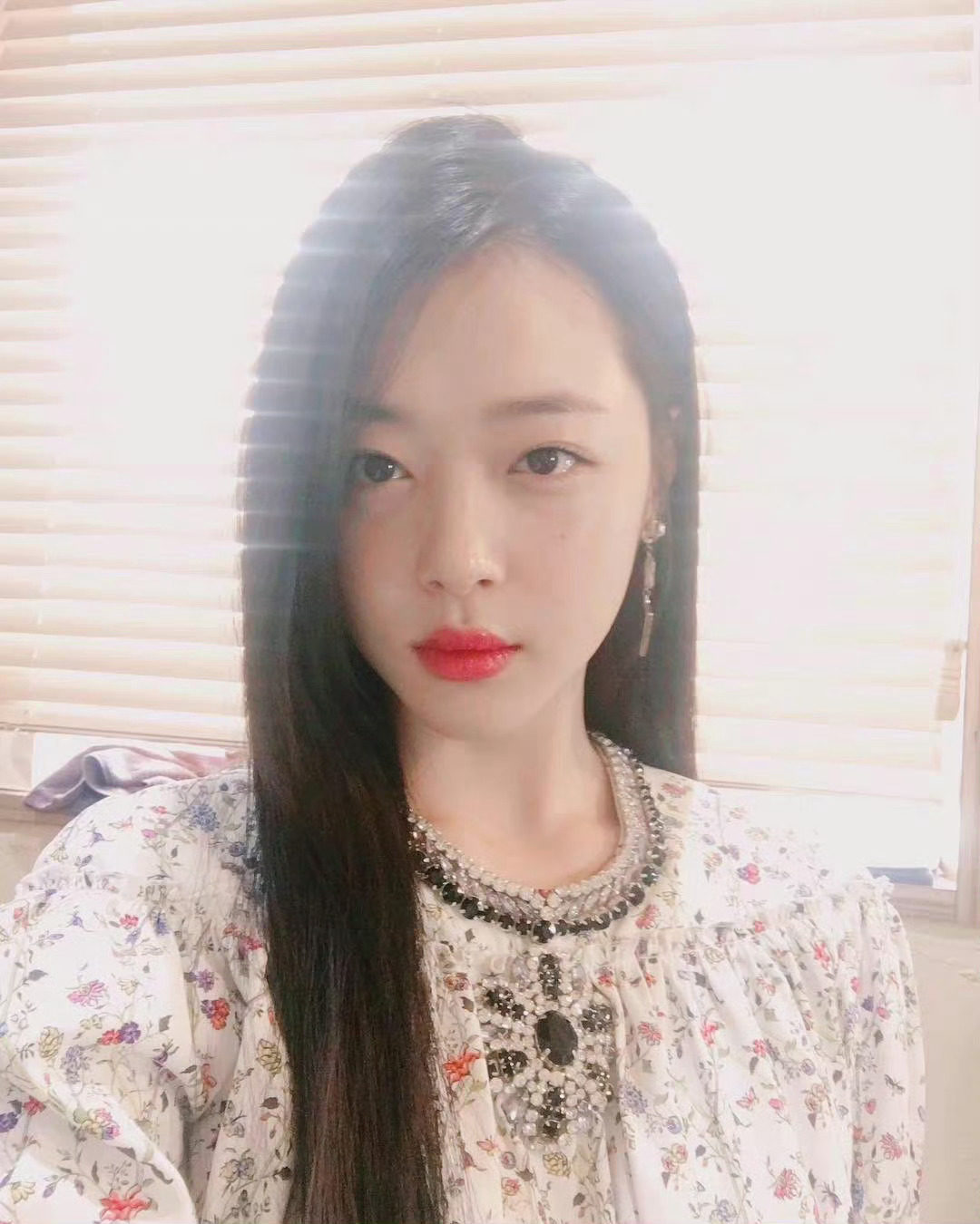 崔雪莉 崔雪莉头像 致美丽的崔雪莉 170628 INS 🍑 “👻🤖🎃?