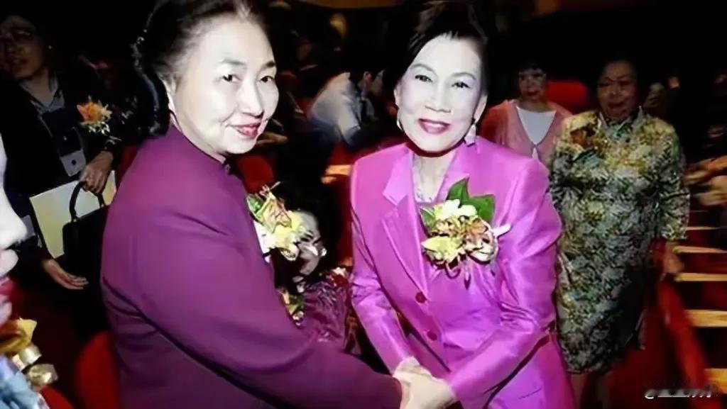 霍英东三太太林淑端，以温婉气质与出众美貌深得宠爱，为霍家诞下显光、显扬、显强、显