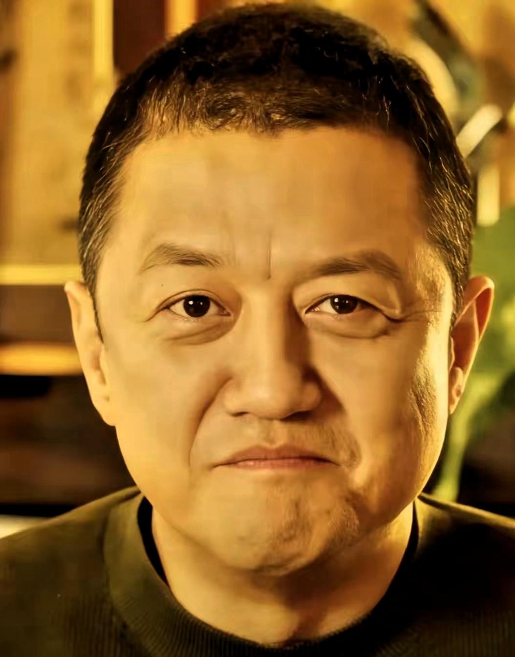 李亚鹏的两难选择，情怀与商业的拉锯
李亚鹏现在很火，流量很多，所有人都觉得他以后