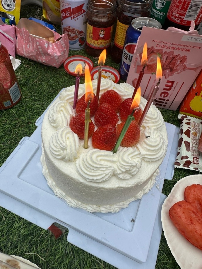 #朱桢为乔任梁庆37岁冥诞##朱桢去看了乔任梁爸妈# 今天是乔任梁生日，朱桢晒出