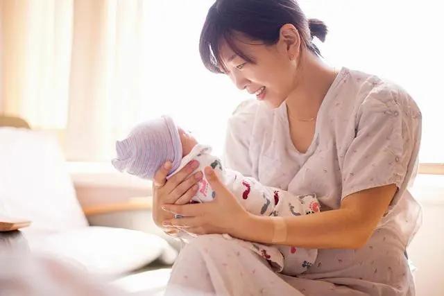 产后羞事他愿为，嫁对人幸福满溢

确实，生孩子对女性来说是一次巨大的身体和心理挑