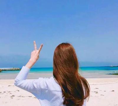 你随的礼，正在悄悄暴露你的社交圈层。
200元是远房亲戚的门票，300元能敲开同