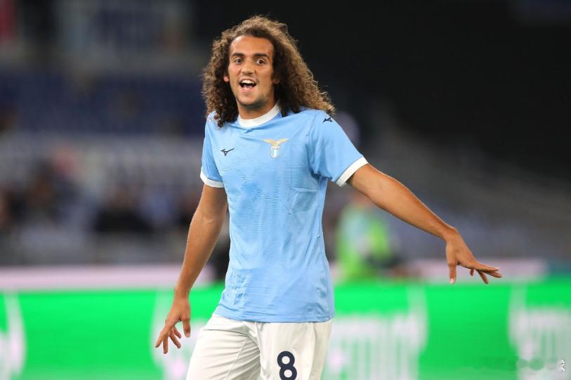 据英国媒体《桑德兰回声报》报道，英超的桑德兰已经向效力于拉齐奥的法国中场贡多齐提