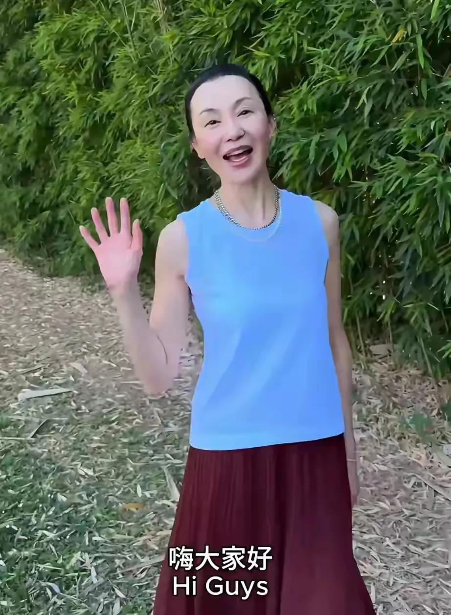张曼玉入驻小红书，在短短时间收获了10多万粉丝，真真是老演员魅力大，随时现在很少