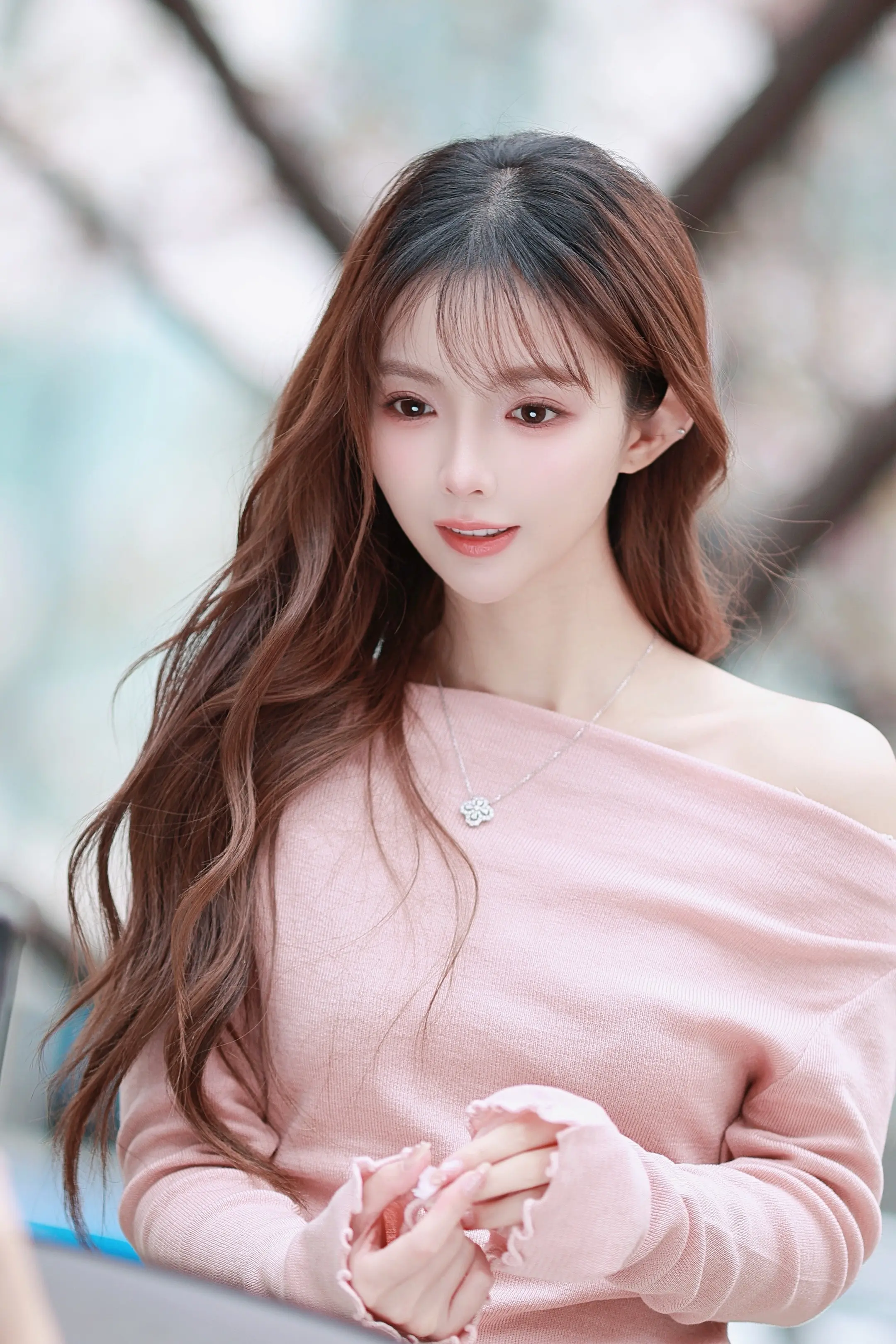 拍一组春日氛围感写真 御姐拍照姿势 少女写真 温柔姐姐写真   完美侧颜杀