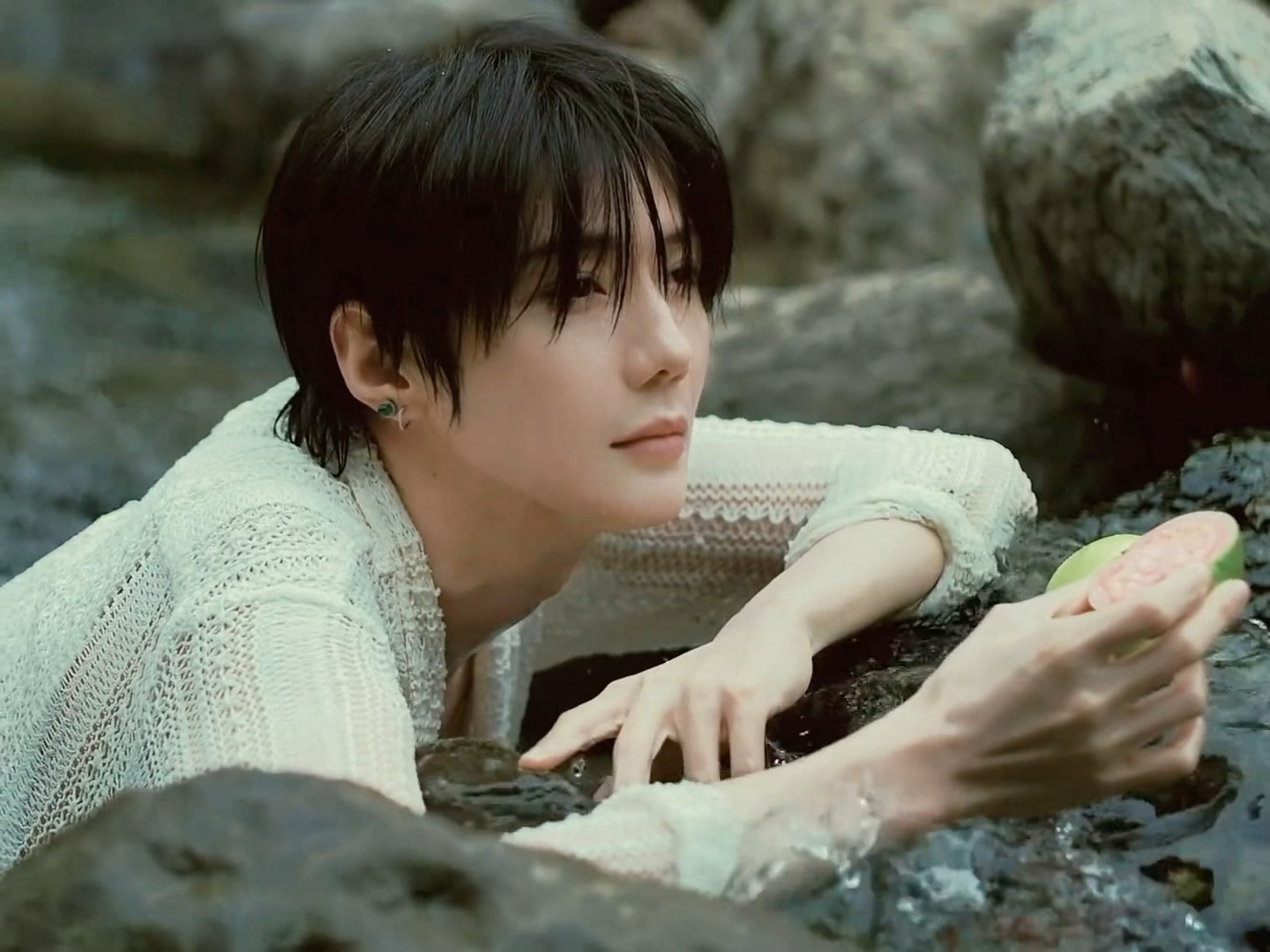 郝熠然 真幸福 一上线就看到哥营业了又幸福了🥰郝熠然巴黎高定周